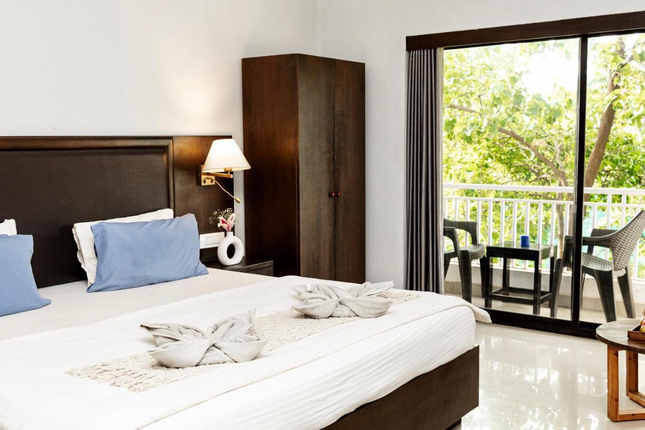 Fourteen Pods By The Sea Hotel Morjim Exterior photo